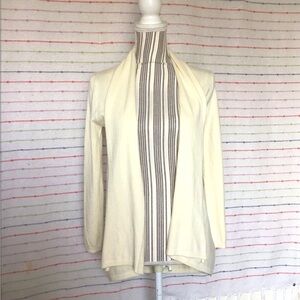 Zara knit size large off white / cream color - beautiful soft and cozy